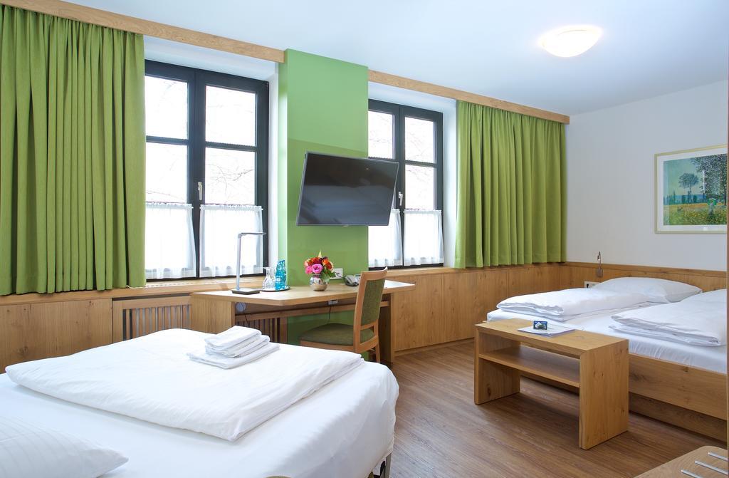 Hotel Zur Muhle Ismaning Room photo